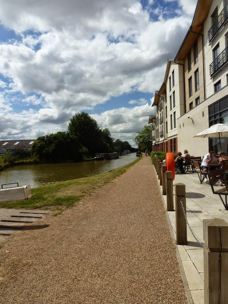 Premier Inn Waterway's Hotel is a great budget hotel in Stratford-Upon-Avon in the perfect location. A wonderful base 5-10 minutes from Stratford-Upon-Avon town centre which is great for family trips and holidays. 