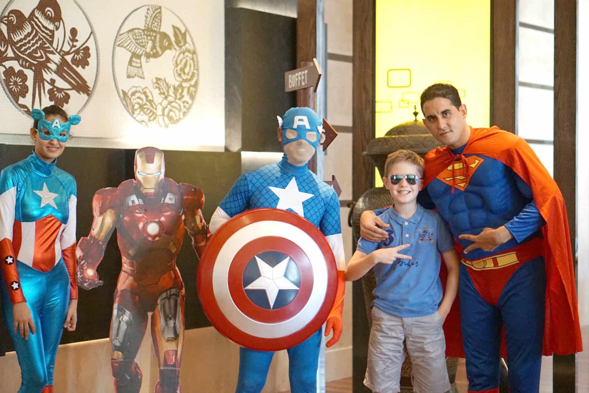 A postcard from Dubai Day 2, Superhero Brunch And Skiing 