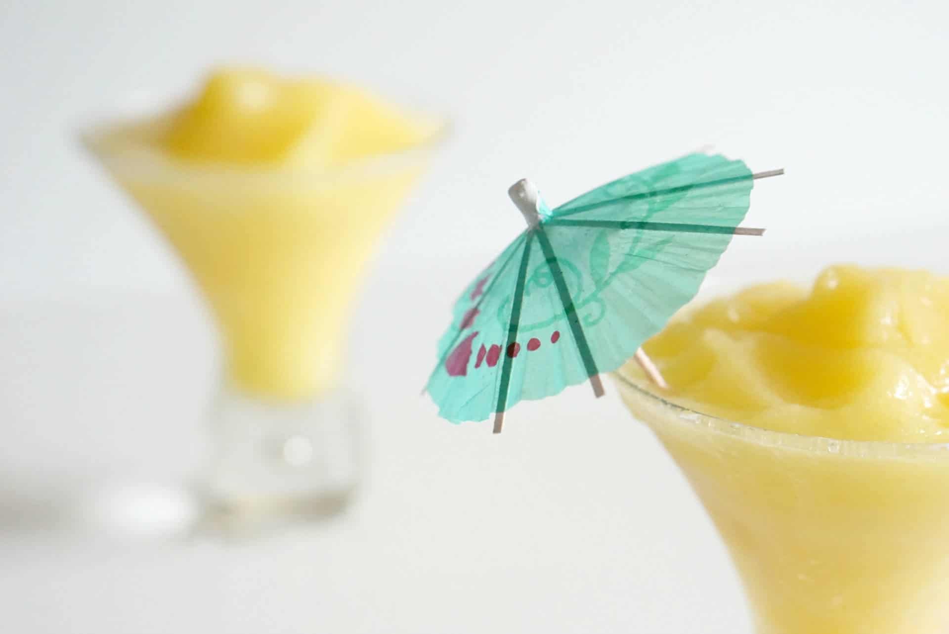 How to make a  Mango Daiquiri frozen Cocktail
