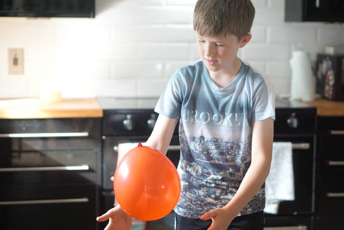 A cool but easy science experiment, how to make bendy water with Terrific Scientific 6