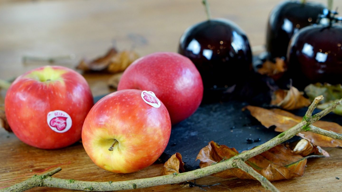 Halloween Recipes with apples ,Homemade Poison Toffee Apple Recipe 