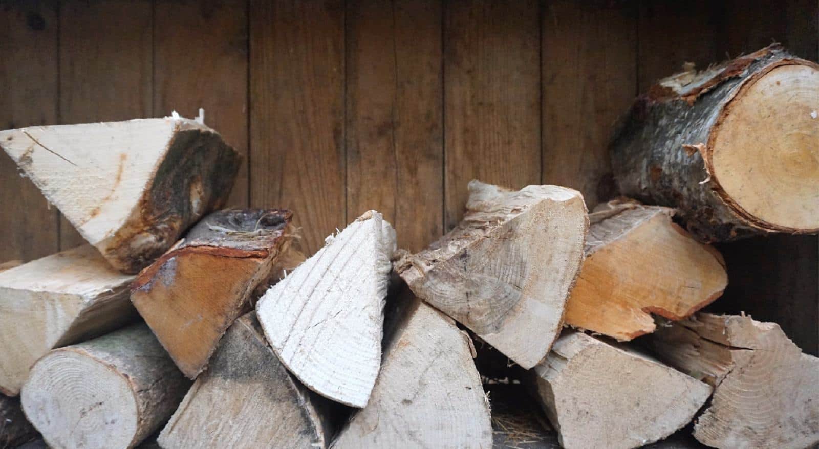 Logs provided for the Jakuzi at Brompton Lakes