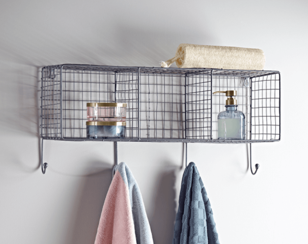 Accent accessories to create style in a bathroom