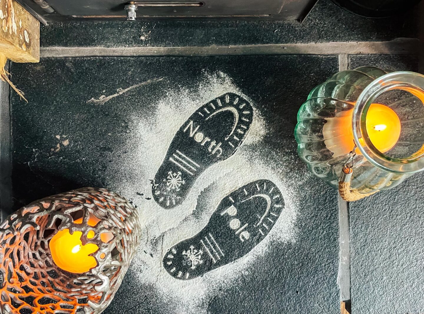 Santa Footprints stencil