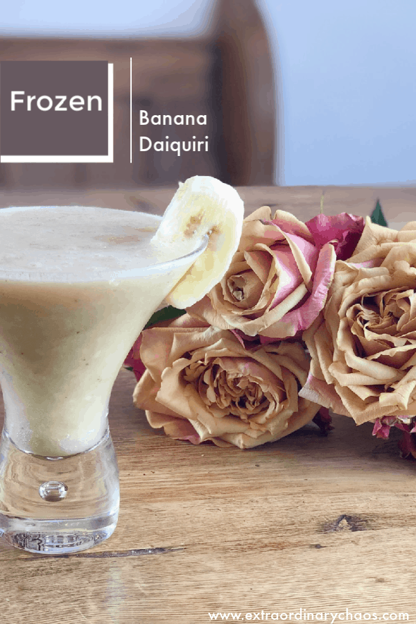 Frozen Banana Daiquiri Recipe, perfect for summers day cocktails #cocktails #frozencocktails