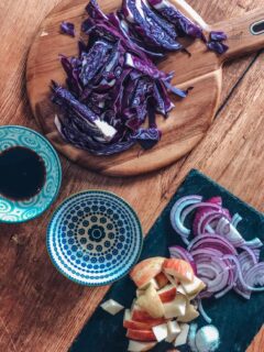 Braised slow cooker red cabbage
