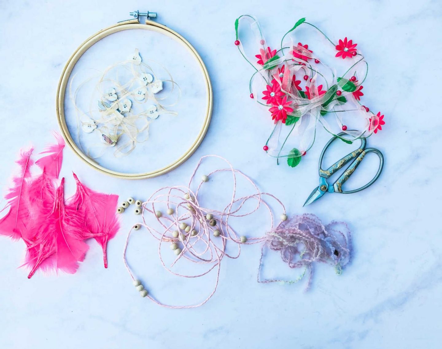 What you need to make a dreamcatcher