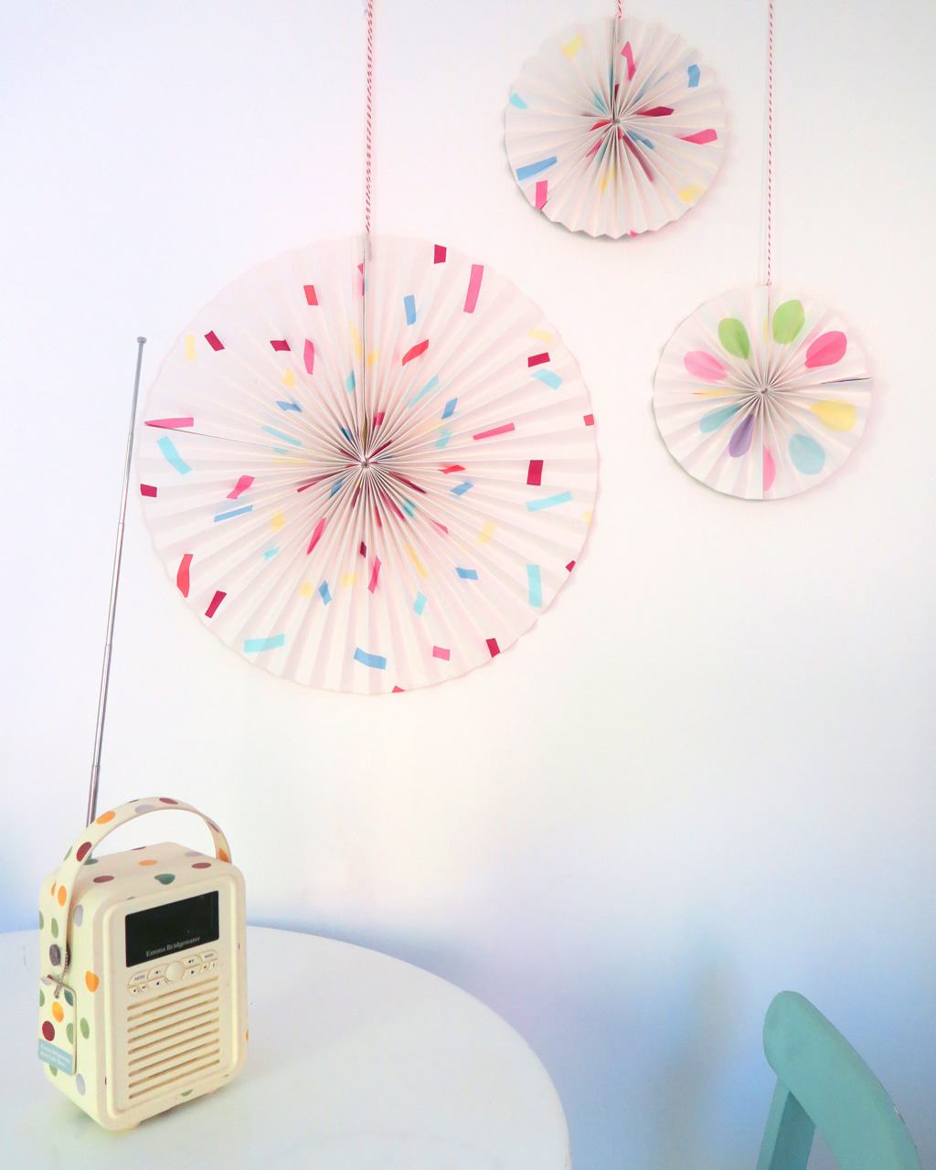 how to make a paper circle fan decoration