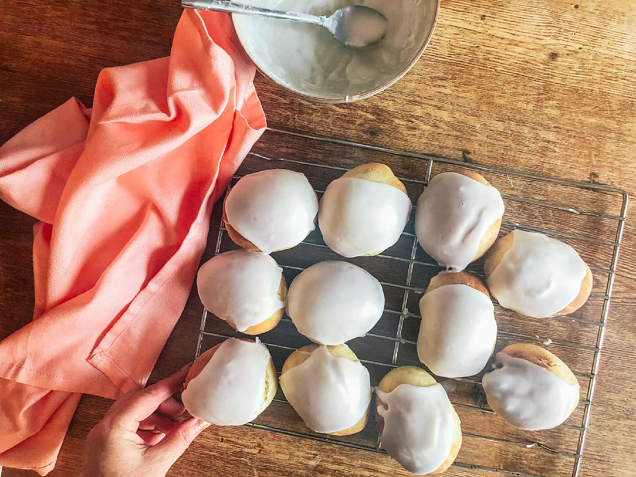 How to make Iced Buns