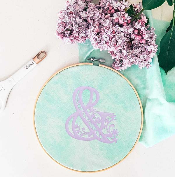How to create easy hoop craft with iron on vinyl