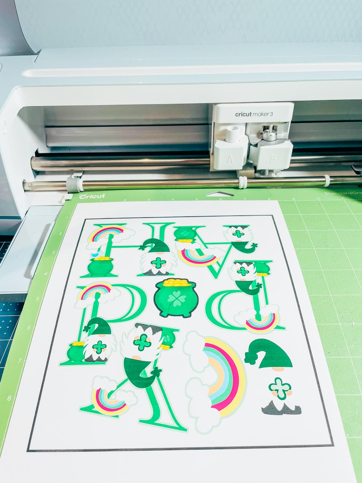How to print and cut stickers in Cricut